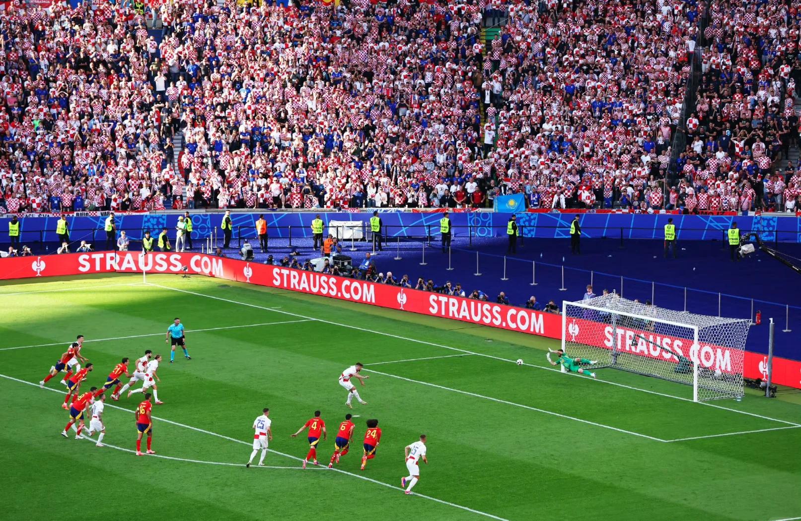 包含西班牙3-1克罗地亚：腾讯欧洲杯的词条