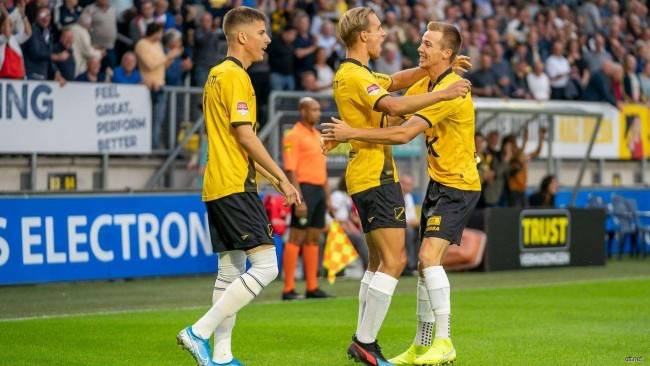 熊猫体育平台-柏林赫塔球员状态神勇，势不可挡